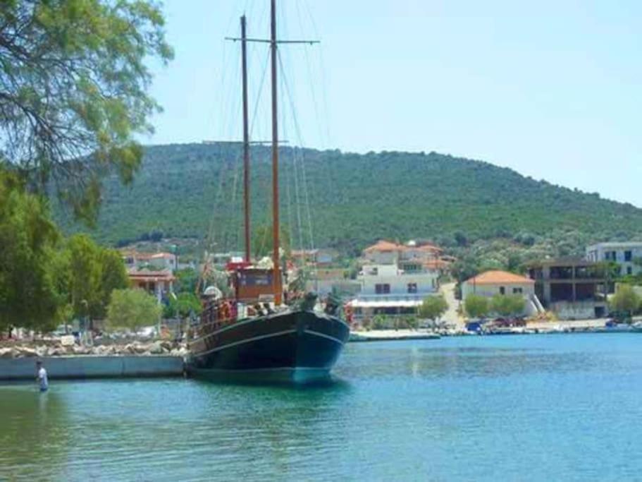 White Villa In Olive Trees And Seaview To Panagia อัลมิโรโปตามอส ภายนอก รูปภาพ